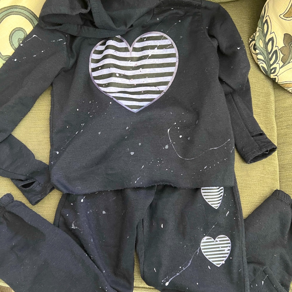 Firehouse- Size 8- girls heart platter hoodie and sweatpants VGUC